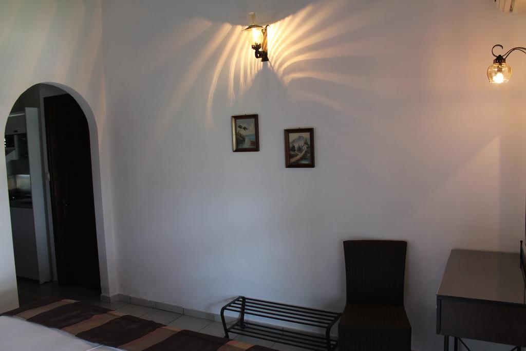 Villa Frideriki 아기아 파라스케비 외부 사진